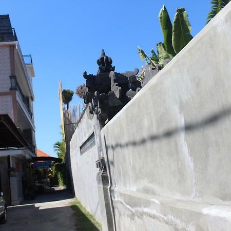 Dana Homestay Canggu Exteriör bild